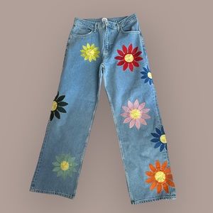 BDG Skate Fit Jean – Embroidered Flowers
